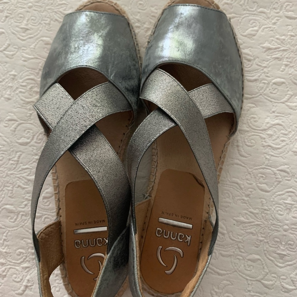Kanna open-toe espadrille metallic sandal